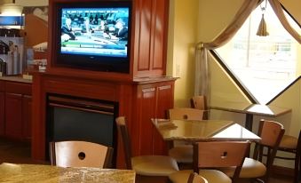 Holiday Inn Express & Suites ST. Louis West - Fenton