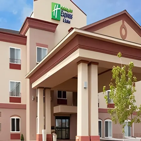Holiday Inn Express & Suites ANTIGO by IHG