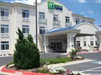 Holiday Inn Express & Suites Bastrop Hotels in Cedar Creek