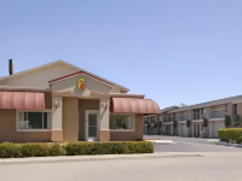 雷德布拉夫速8酒店 雷德布拉夫酒店