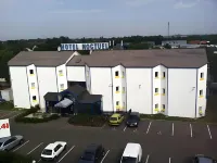 HÔTEL NOCTUEL Hôtels à proximité de : Auchan Hypermarché Blois Vineuil