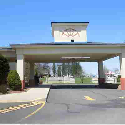 Hotel M Mount Pocono Hotel Exterior