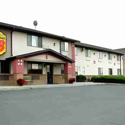 Super 8 by Wyndham Winnemucca NV Hotel Exterior