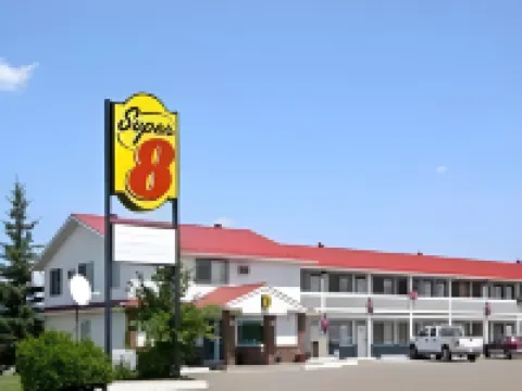 Super 8 by Wyndham Stettler Hoteles en Stettler