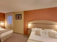 Les Étoiles du Forez Hotels in Montverdun