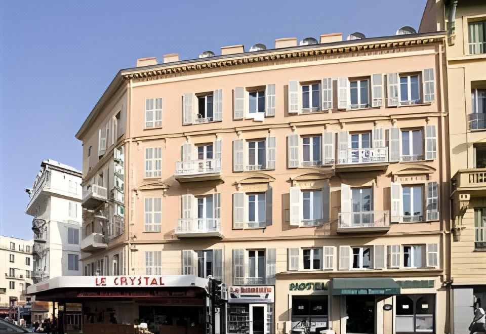 호텔 드 베른의 아늑한 로비 공간