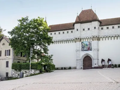 Hôtel Mercure Annecy Centre Отели рядом с достопримечательностью «Notre-Dame de Liesse»
