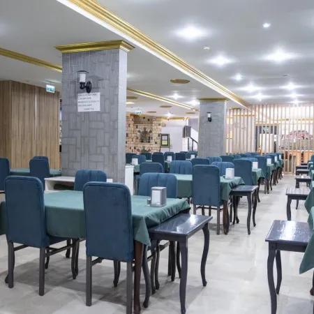 Mustis Royal Plaza Hotel