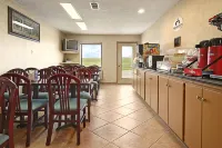 Super 8 by Wyndham Fairfield, TX