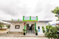 OYO 1330 탄중피낭 레지던스 샤리아 빈탄 호텔