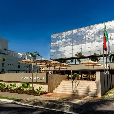Hardman Praia Hotel Отели рядом с достопримечательностью «Пляж Манаира»
