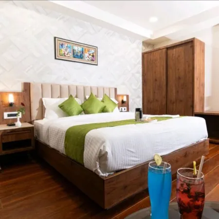 Hotel Emerald Inn