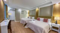 Primus Hotel and Resort Hotels in Pili