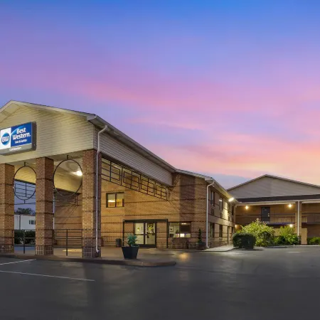 Best Western Shelbyville Inn and Suites Celebration Inn