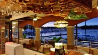 Hotel Boutique Marina Banderas Suites Hotels in Лас Харетадерас