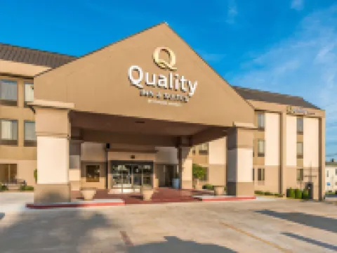 クオリティ イン & スイーツ クインシー - ダウンタウン クインシーのホテル