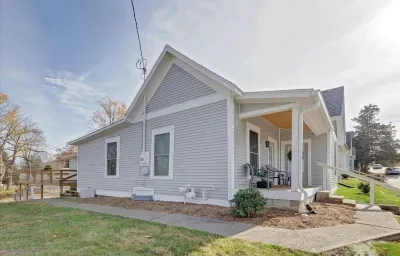 Fall Festivities - 4BR Home by IU Stadium Bloomington Bliss Hotels near Indiana University Bloomington