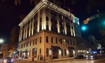 The Drayton Hotel Savannah, Curio Collection by Hilton