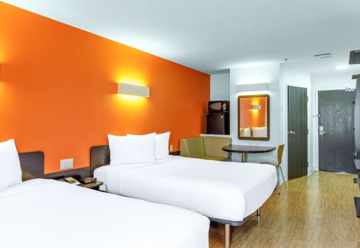 2. 모텔 6 스위프..