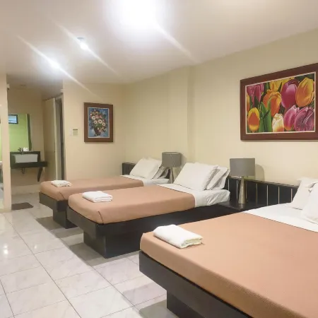 Royale House Hotel Davao powered by Cocotel