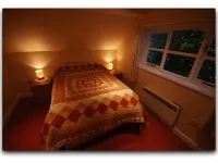 The Hatchet Inn - Inns
