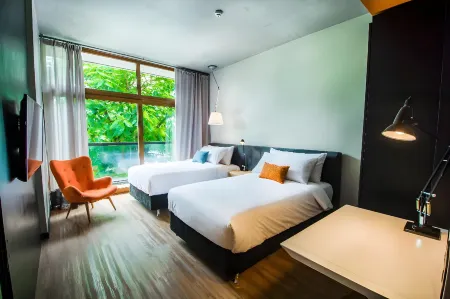 Five Hotel & Residences Отели рядом с достопримечательностью «Ботанический сад Асунсьона»