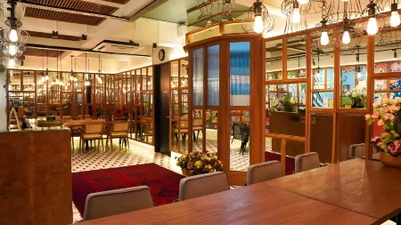 The Payang Hotel Отели рядом с Аэропорт Султан Махмуд