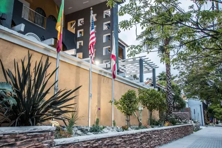 Tilt Hotel Universal-Hollywood, Ascend Hotel Collection