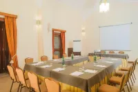 City Hotel