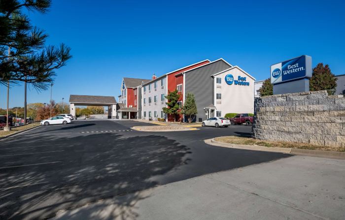 Best Western Worlds of Fun Inn  Suites