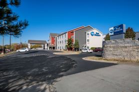Best Western Worlds of Fun Inn  Suites