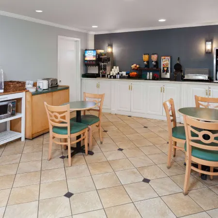 La Quinta Inn by Wyndham Cleveland Independence