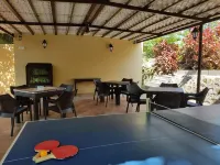 Honeywood Holiday Homes Hotels in Avakali