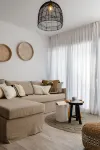 Villa Kaya, Plaka