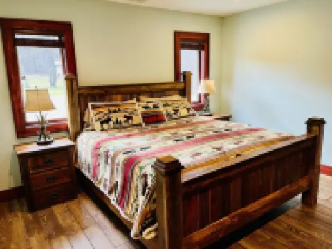 Wooded cabin in the Laurel Highlands with beautiful yard and native trout stream Hotels in Donegal Township