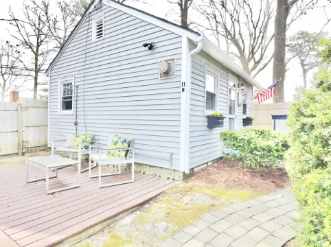 Stay in a TINY HOUSE!★0.4mi to Beach★Village★Restaurants★Pet Friendly ★ 2 bikes!