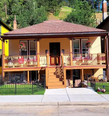STAY AT THE JORDAN HOUSE IN THE  ❤️ OF DEADWOOD!  PERFECT FOR COUPLES! โรงแรมใน