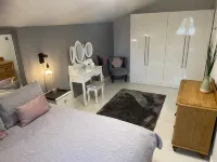 Private Rural Barn Annex, Pet Friendly With Free Wi-Fi and Parking On Premises