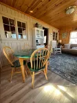 Li’l Yellow Cottage on the Sunrise Side - Wifi
