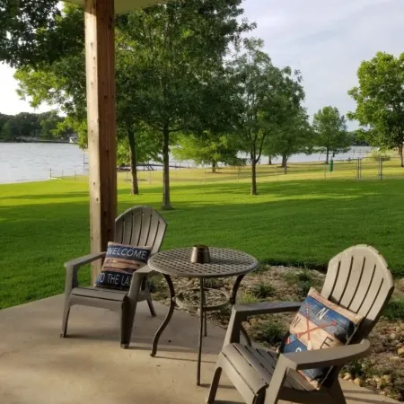 Lake Front Gated Property  Private Dock Book 3 Nights - Get 4th Night Free.