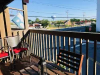 Newly renovated- beautiful Condo near the Beach- Sleeps 4 Linen /Towels Provided