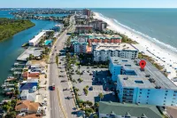Indian Shores Beachfront 3/2 condo for up to 8 adults
