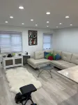 Renovated-Jacuzzi Tub Home NYC/LGA/JFK Washer/Dryer