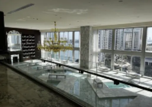 Perfect Studio 5 Icon Brickell Pool spa gym View