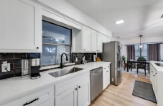 Ultimate Comfort & Modern Elegance in our Renovated Pool House with Hot Tub