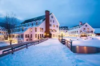 The Valley Estate - Ice Arena - Biking - Weddings - Walk to Town Square!