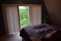Charming and Spacious A-Frame minutes from James Creek Launch - Raystown Lake