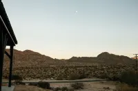 Joshua Tree Monochrome - 5 mins from National Park