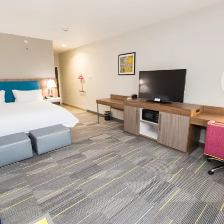Hampton Inn Mustang