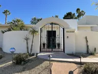 Lrg Home w/Lrg Pool, BBQ Island, Hot Tub in Serene Area South of El Paseo, Shops Hotels near The Living Desert Zoo and Gardens